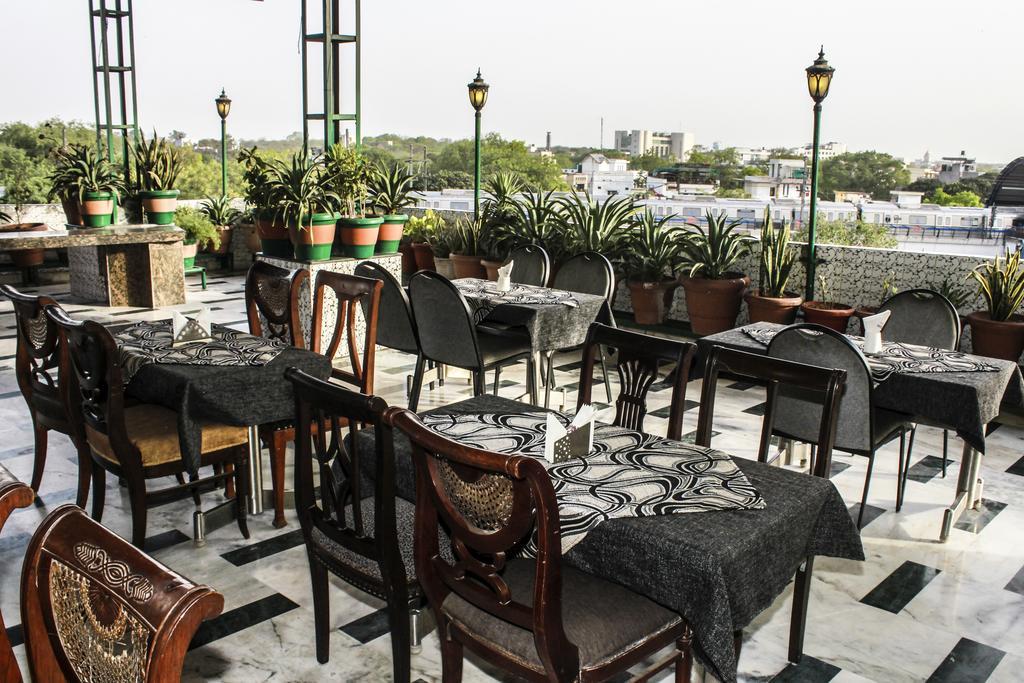 Hotel Arpit Palace Deli Exterior foto